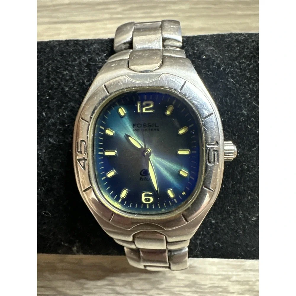Ladies Fossil Blue Silver Tone Quartz Watch‎ AM-3526